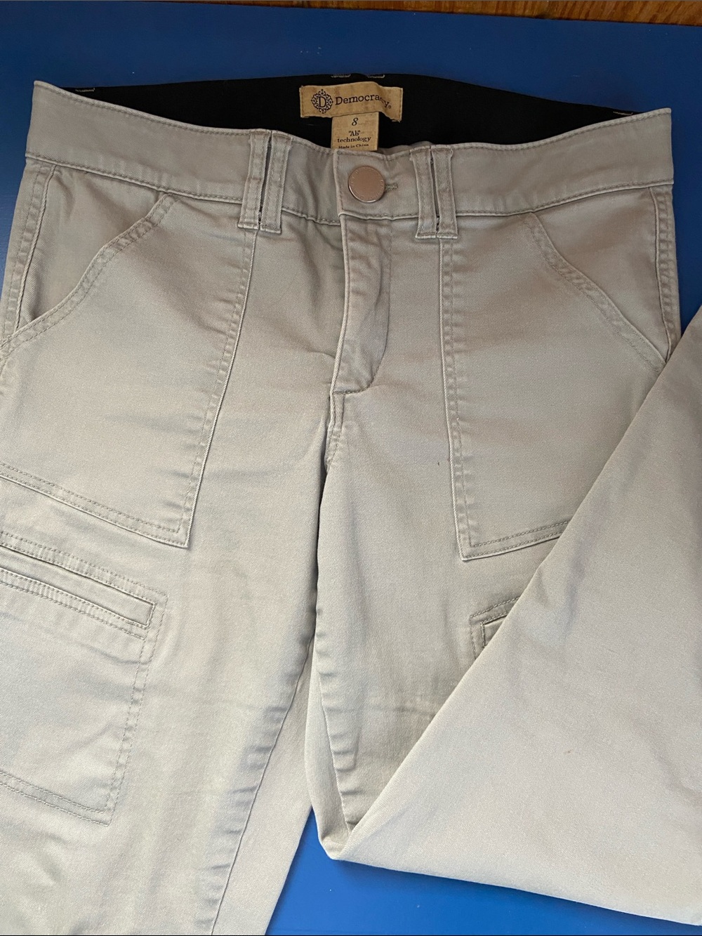 Democracy Tapered Cargo Leg Jeans in Light Gray Olive Cropped 8